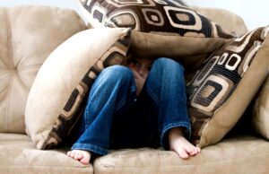 Cómo el trauma infantil afecta la salud a lo largo de la vida (Video)